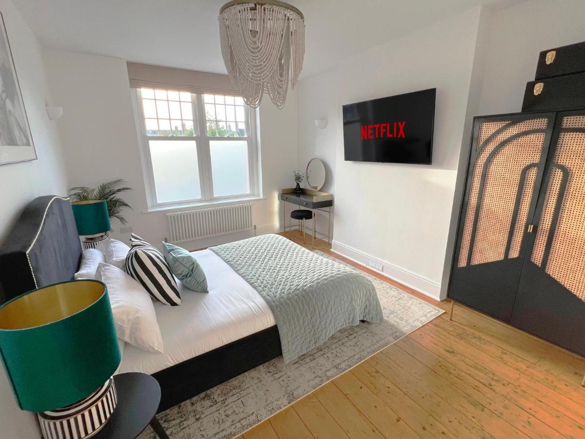 1 Bed / 1 Sofa Bed 'scandi' Style Ground Floor Yeovil