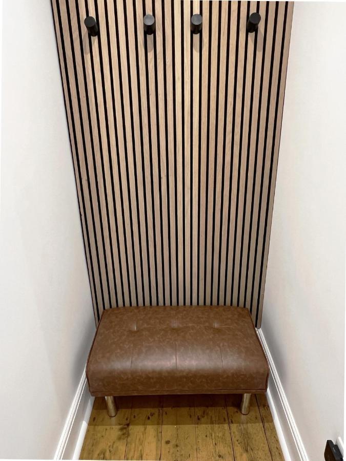 1 Bed / 1 Sofa Bed 'scandi' Style Ground Floor Apartment *