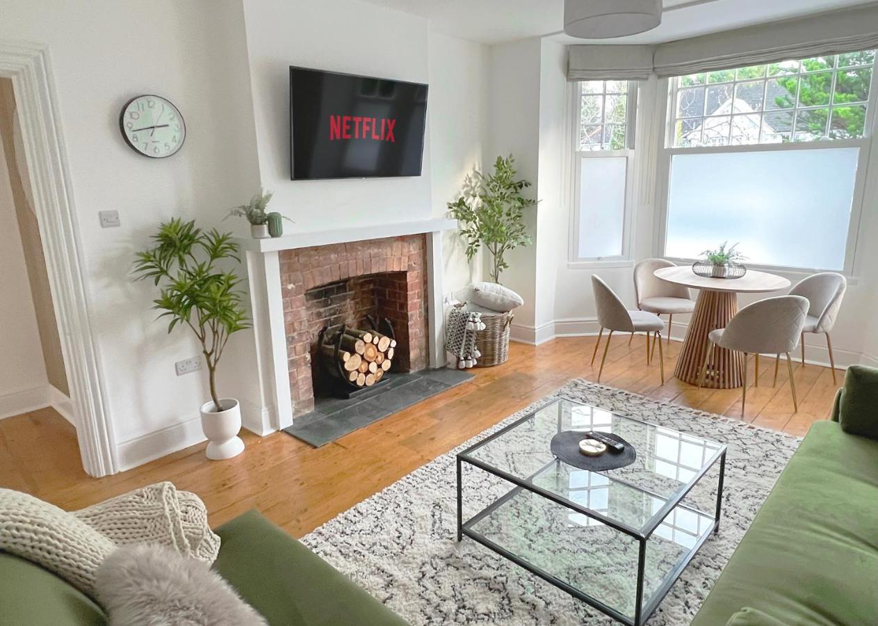 1 Bed / 1 Sofa Bed 'scandi' Style Ground Floor Appartement *