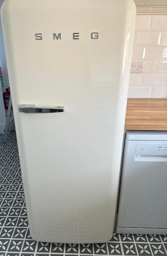 1 Bed / 1 Sofa Bed 'scandi' Style Ground Floor * Yeovil